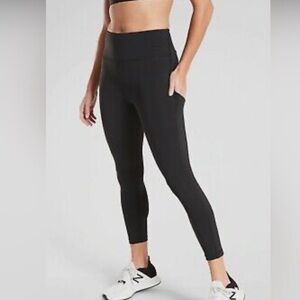 Athleta Stash Pocket II 7/8 Tight